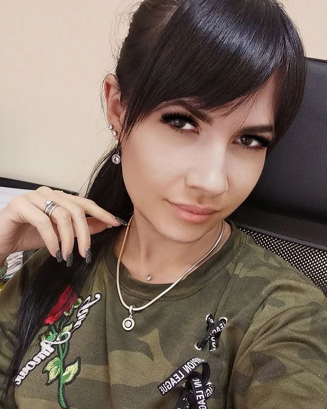 anuta_krasnik в LOOKY. . Лейтенанша 😻