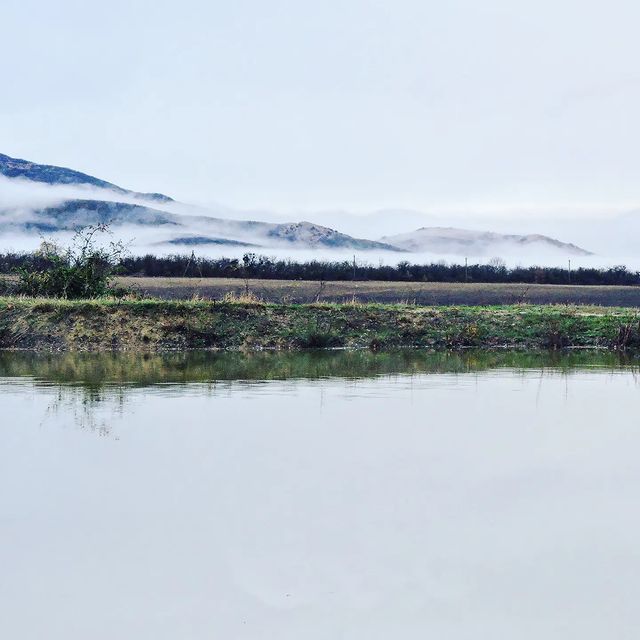 air в LOOKY. #крым,#россия,#crimea,#russia,#озеро,#lake,#nature,#mountains,#природа,#горы,#туман,#fog,#landscapephotography,#naturelovers,#crimeaphoto,#landscapephotography,#mountainlovers,#осень,#autumn,#fall,#zen,#дзен,#sky,#небо,#облака,#сlouds,#вечер,#evening. #крым #россия #crime...