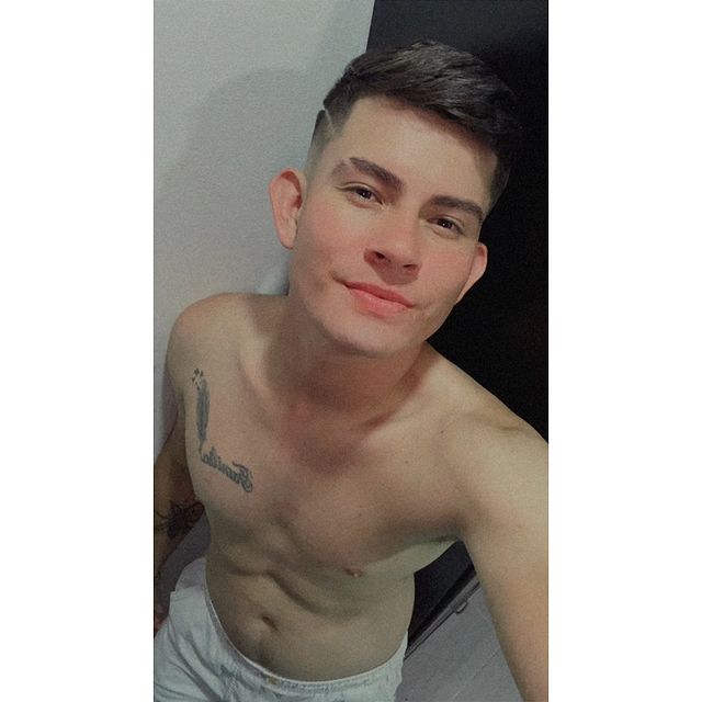 adriian_rondon в LOOKY. #gay,#gayguy,#gayfit,#gayman,#gaylife,#gaypride,#gaymadrid,#gayespaña,#gaychile🇨🇱,#barranquillagay,#chapinerogay,#gaybrasil,#gayfollow,#follow,#love,#photogay,#boystyle,#boy,#boys,#boysloveboys. Viviré mis sueños......