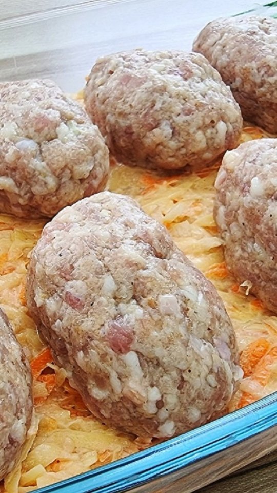 gotovim_vkusno_bystro в LOOKY. #кулинария,#Reels,#recipe,#food,#рецепт,#котлеты,#котлетывдуховке,#вторыеблюда,#ужин,#мясосовощами,#мясорецепты. Котлеты с гарниром в...