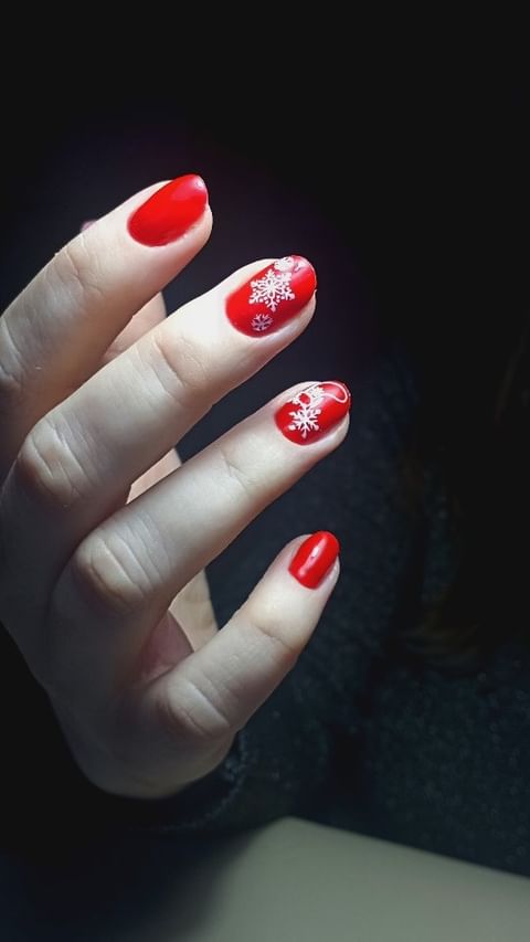 nail.mr.lis в LOOKY. #маникюра,#идеальныйманикюр,#мастерманикюра,#маникюрдня,#инстаманикюр,#нежныйманикюр,#декабрь,#записьнаманикюр,#новогоднийманикюр,#лучшийманикюр,#модныйманикюр,#лунныйманикюр,#вседляманикюра,#классическийманикюр,#яркийманикюр,#маникюрнакороткиеногти,#маникюрподкутикулу,#маникюрнадому,#маникюргель,#записьнадекабрь,#маникюрчик💅,#красныйманикюр,#успей,#матовыйманикюр,#дизайнногтей,#дизайнногтей,#гельлакспб,#санктпетербург,#маникюрпитер,#питер,#маникюрспбкалининскийрайон. Снежок за окошком не...