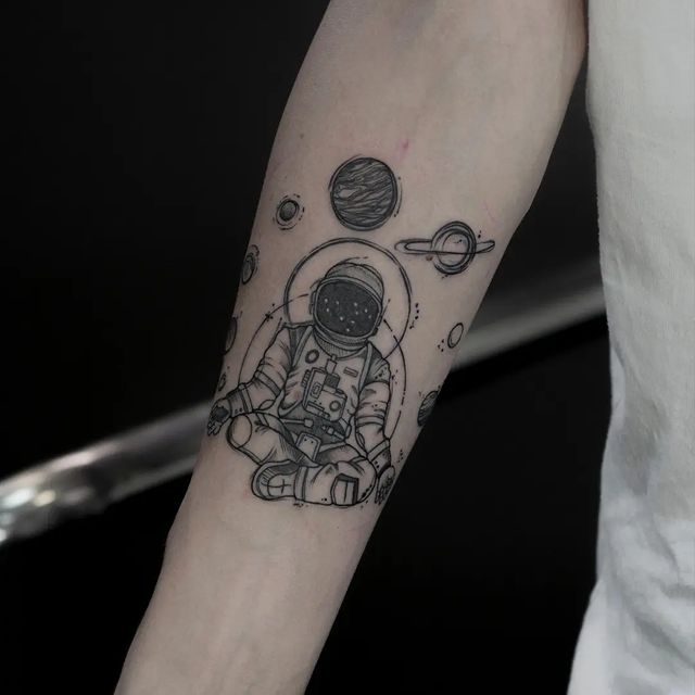 sashatae_tattoo в LOOKY. #татуграфика,#татукосмос,#татукосмонавт,#татустудиямосква. Для Ильи 🖤
Еще одна...
