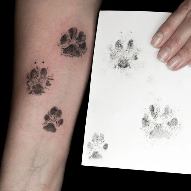 sashatae_tattoo в LOOKY. #татулапки,#татупоотпечаткам,#минитату,#татумск. Для Елены, любимые л...