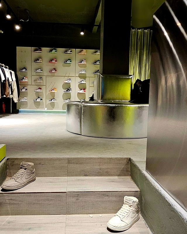 tarastas_ru в LOOKY. #tsdesign,#butique,#interiorplusdesign,#interiors,#interiormodern,#ineriorshopping,#moscowboutique,#moscowshopping. Новое перерождение н...