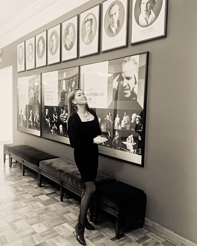 anna_shefftsova в LOOKY. #театрвахтангова,#лирикаотанны. 🖤🤍…
Заметался пожа...