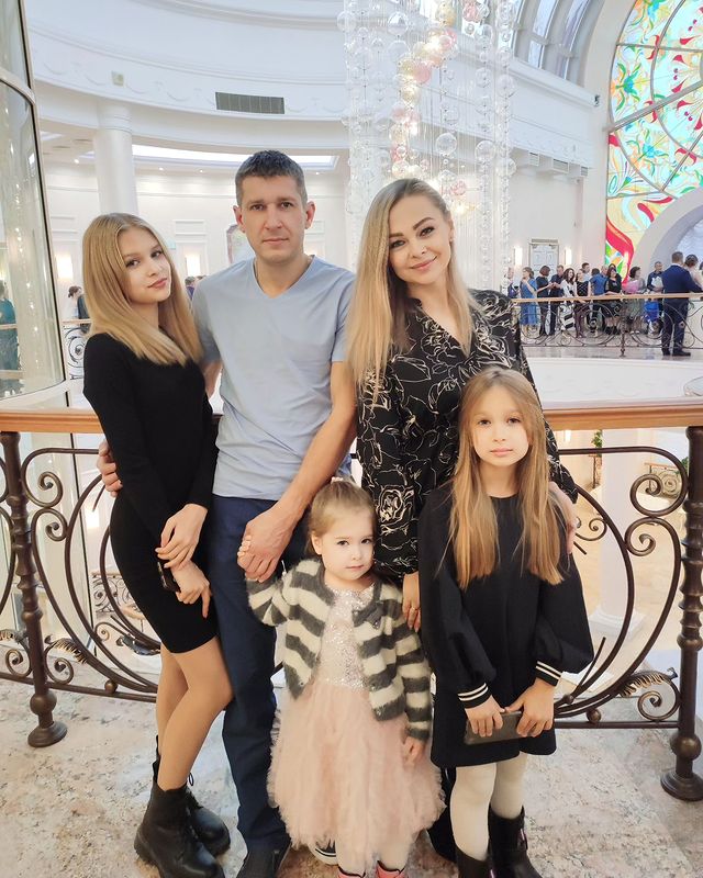 mariyasaksina в LOOKY. . Самое ценное ❤
Семья...