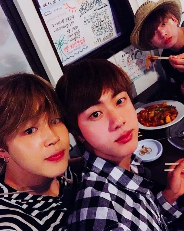 jimin_euphoria_ в LOOKY. #방탄소년단,#bts,#btsarmy,#bighitmusic,#jin,#kimseokjin,#happybirthdayjin,#happybirthdaykimseokjin,#happyjinday,#happykimseokjinday,#happyseokjinday,#happybirthdayseokjin,#seokjin,#jinedit,#jinbts,#jinlove,#jinjin,#jinedits,#seokjinedit,#seokjinedits,#btsworld,#btsipurpleyou,#bangtanboys,#bangtansonyeondan,#jimin,#jungkook,#jikook,#jikookhusbands. 🎉🎉Happy birthday t...