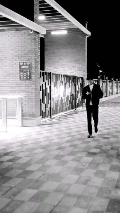 Def_MRB в LOOKY. . New Reals video