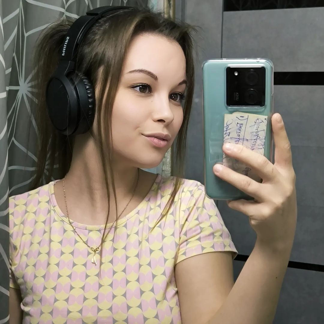 alina_sergeevna29 в LOOKY — Benigna raras le noche 
Mens lo permito coche 
To coche? To 