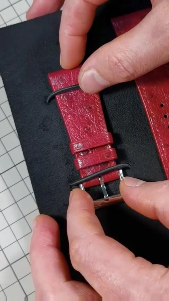 voronin_atelier в LOOKY. #voroninatelier,#leatherwatchstraps,#watchstrapleather,#applewatchstraps,#часовойремешок,#ремешокapplewatch,#изделияизкожиомск,#длячасов,#ostrichleather,#ostrichwatchstrap,#тяжелыйлюкс,#luxuryleathergoods. #voroninatelier
••••...