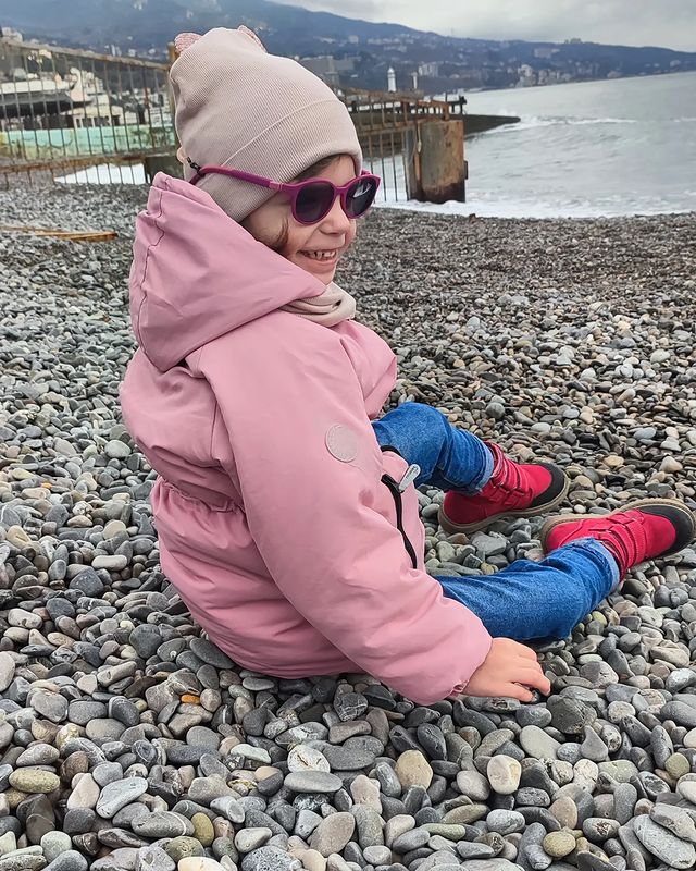 valeriyakoroleva17_ в LOOKY. #школаАни#1йпост,#супер_аннушка,#pacs1#pacs1awarenessday,#pacs1rus,#pacs1smile,#pacs1russia,#pacs1syndrome,#colobomaawareness,#colobomaeye,#colobomababy,#coloboma,#колобомасосудистойоболочки,#колобомадзн,#колобомаобоихглаз,#колобома,#дцпдети,#дцпнеприговор. Аню отправляют в шко...