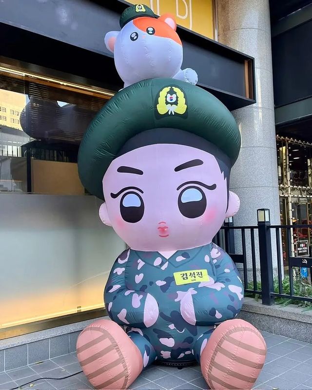 _magic_shop_7_ в LOOKY. #방탄소년단,#bts,#btsarmy,#bighitmusic,#jin,#kimseokjin,#happybirthdayjin,#happybirthdaykimseokjin,#happyjinday,#happykimseokjinday,#happyseokjinday,#happybirthdayseokjin,#seokjin,#jinedit,#jinbts,#jinlove,#jinjin,#jinedits,#seokjinedit,#seokjinedits,#btsworld,#btsipurpleyou,#bangtanboys,#bangtansonyeondan. This is so sweet😊😍...