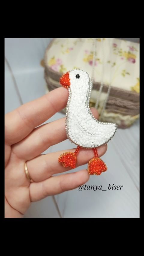 tanya_biser в LOOKY. #брошь,#купитьброшь,#брошьгусь,#брошьсердце,#брошьшапка,#брошьлошадка,#брошьснегирь,#нг,#art. Броши в наличии ✨
. ...