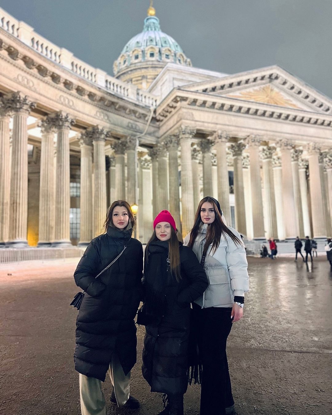 sstaarrk in LOOKY. . Sisters ❤️