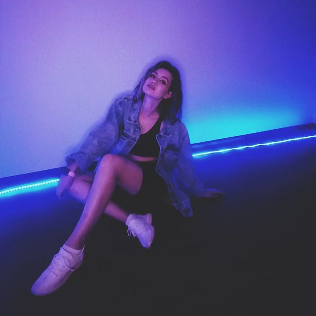 katerina_fennec в LOOKY. #photoshoot,#girl,#style. 🌑🌒🌓🌔🌕
.
.
.
.
....