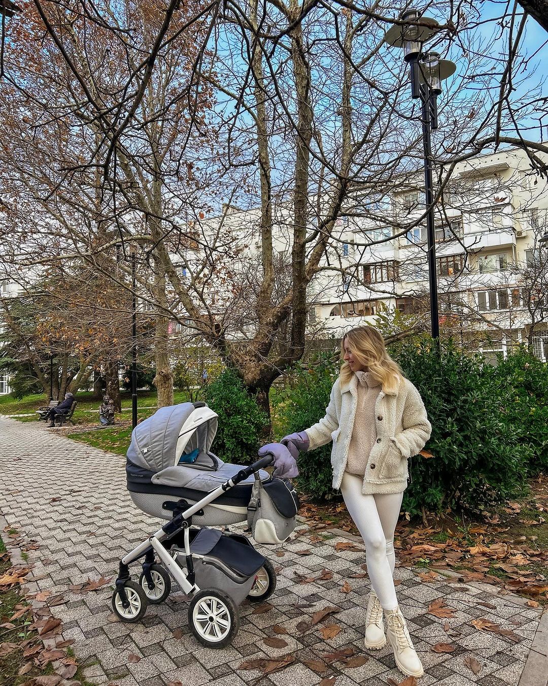 kazak_anastasia_y в LOOKY — Прощаемся с люлькой, начинаем изучать прогулку 😌
Стоит ждёт