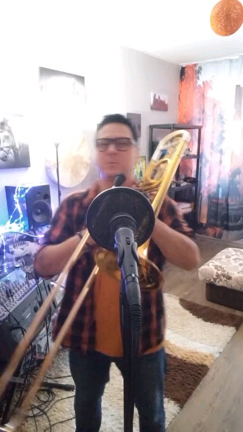 jony_trombon в LOOKY. #JONYTROMBON,#ДЖОНИТРОМБОН,#JONY,#ДЖОНИ,#голос,#voice,#певец,#singer,#АвторскаяПесня,#АвторскаяМузыка,#Тrombon,#Тромбон. #JONYTROMBON #ДЖОНИТ...