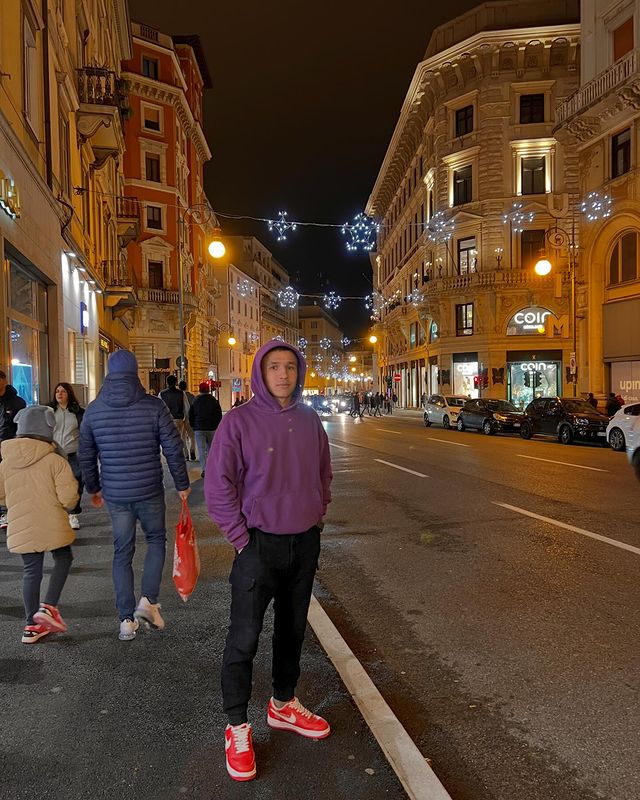 Аслиддин Атабеквич Тайиров в LOOKY. . Однажды в Италии🇮🇹...