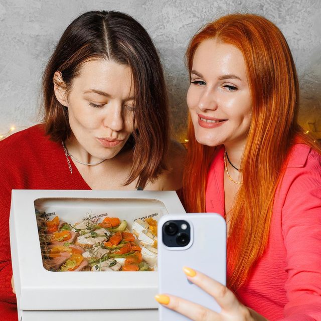 ff_catering_ekb в LOOKY. . Заглянули мы на год ...