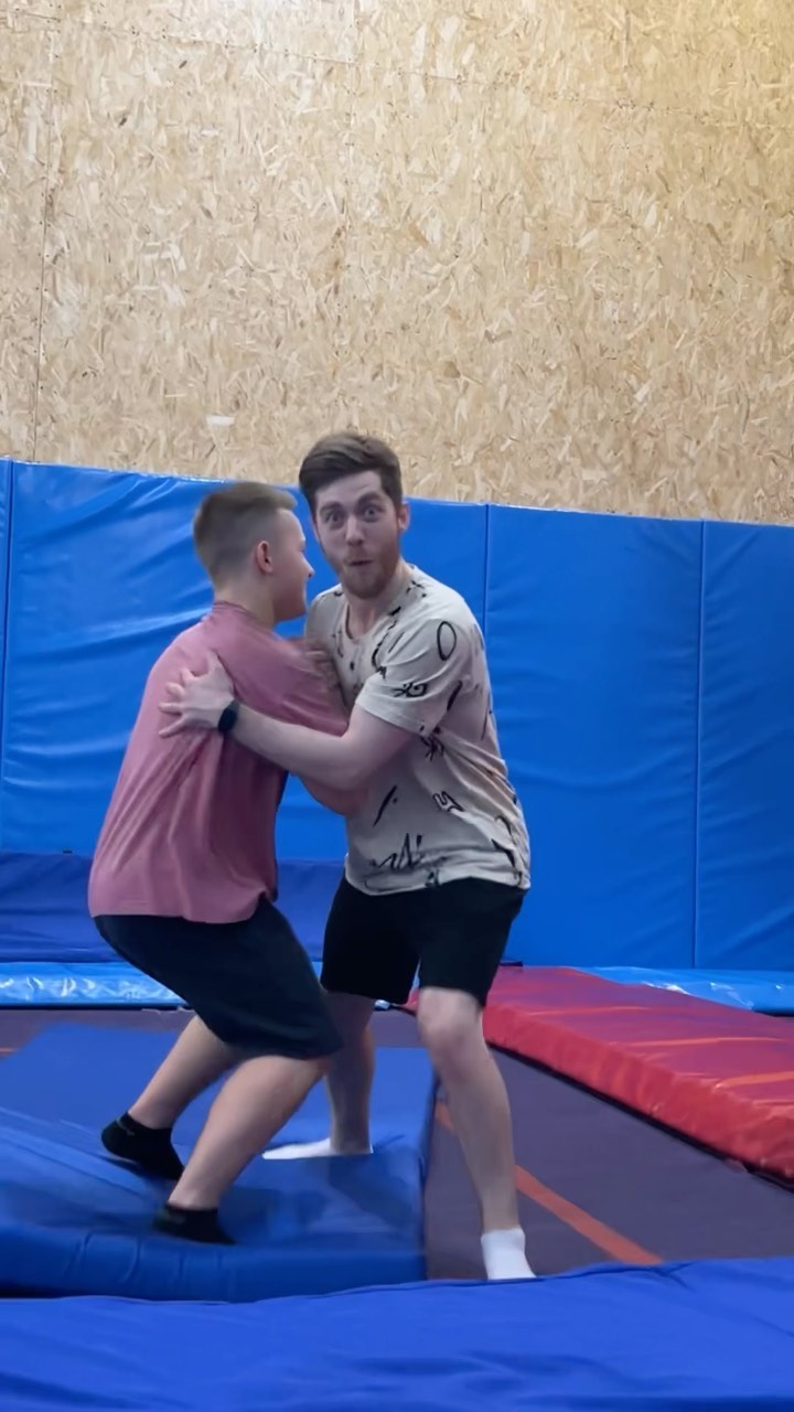 makar_ov_sergey в LOOKY. #reels,#acro,#flip,#coach. Самая нереальная под...