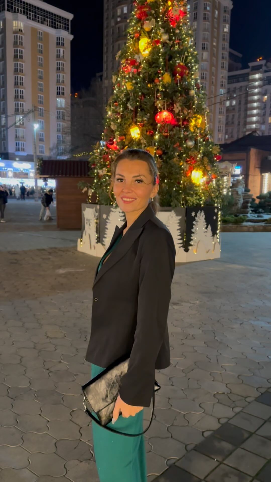 svetlana.s111 в LOOKY. #новогоднеенастроение,#прогулкапогороду,#скороновыйгод. 14 день зимы)) 

#но...