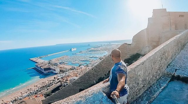 dennis.cracknell21 в LOOKY. #professionaltraveler,#travellife,#travellingthroughtheworld,#reisenmachtglücklich,#urlaub,#reiselust. Deine Zeit ist begre...