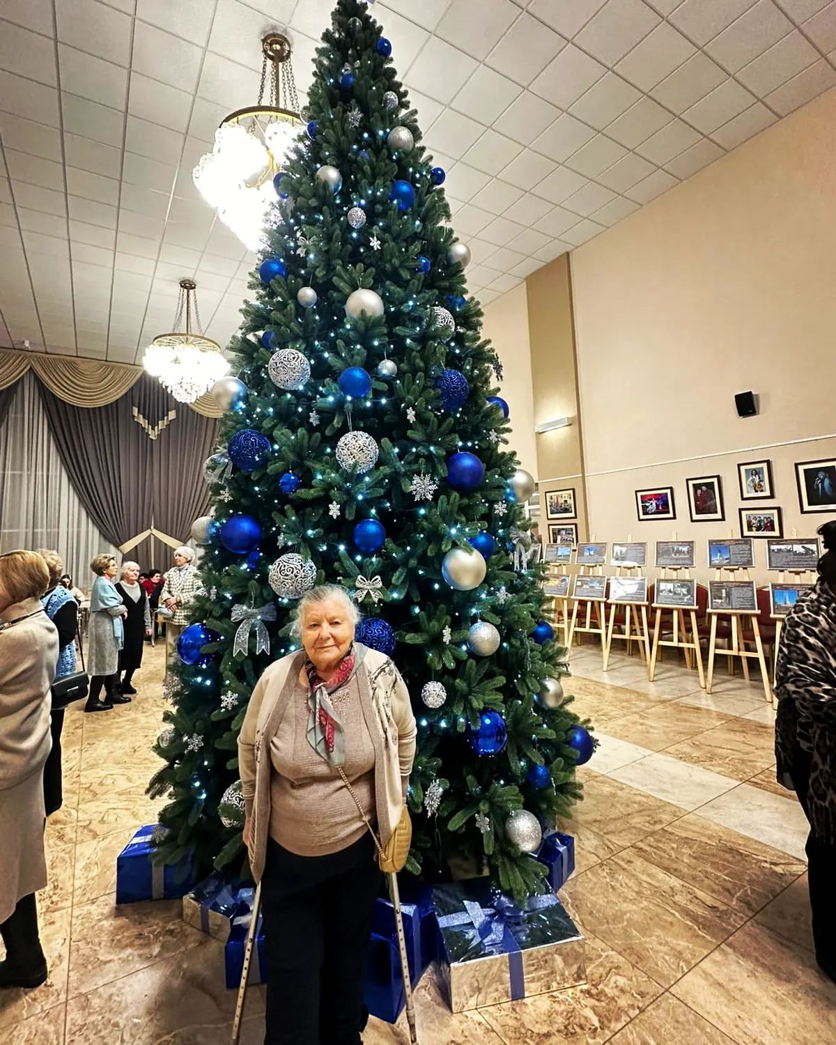 leonludmila в LOOKY. . Наша Снегурочка,маму...