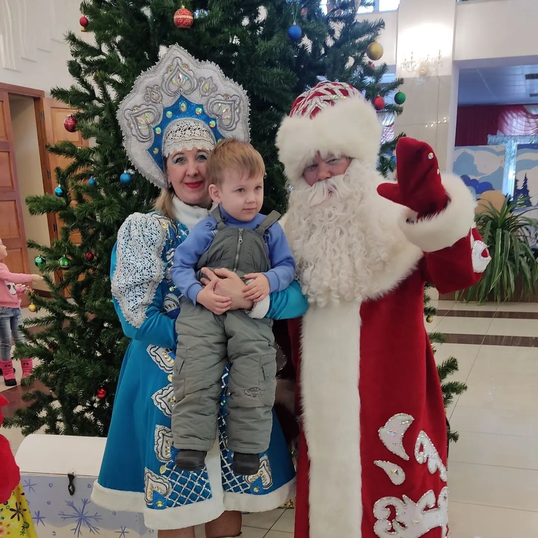Сегодня с Ваней выбрались 
на театрализованное 
цирковое представление.🎅🐲

Если коротко, то было классно! 🔥
Я даже не помню, 
когда сама ходила 
на подобные мероприятия. 

Так что, практически первый раз, 
как и для Вани🙂

#семья 
#театр
#цирк
#новыйгод
#дети