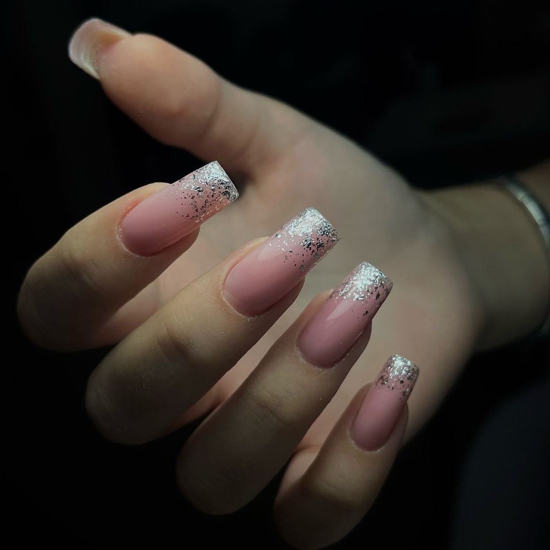 si_nails_ykt in LOOKY. #маникюр,#маникюрякутск,#гельлак,#якутск,#аппаратныйманикюр,#педикюр,#педикюрякутск,#шеллак,#наращиваниеногтей,#si_эльвира. 🎄 а Вы уже записали...