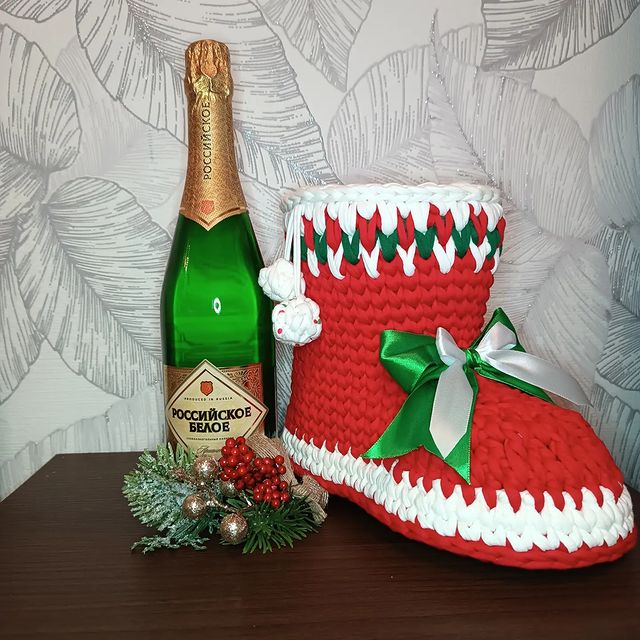 ai.gulyaaa в LOOKY. #новыйгод2024,#трикотажноевязание,#ручнаяработатюмень,#сапожкиновогодние,#ручнаяработа,#годдракона,#тюмень,#ярково. ✨ Сапожок большой но...