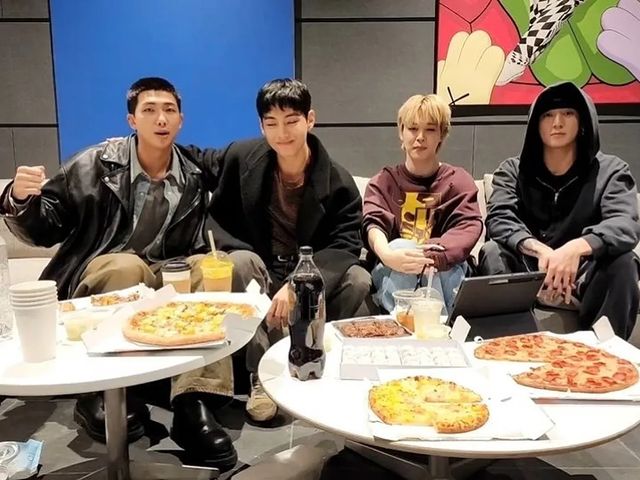 _life_goes_on_with_bts_ в LOOKY. #방탄소년단,#bts,#btsarmy,#bighitmusic,#rm,#taehyung,#jimin,#jungkook,#comebacksoonbts,#btsworld,#btsipurpleyou,#btsuniverse,#btslove,#btslife,#bangtanboys,#bangtansonyeondan. Come back safely 🙏�...