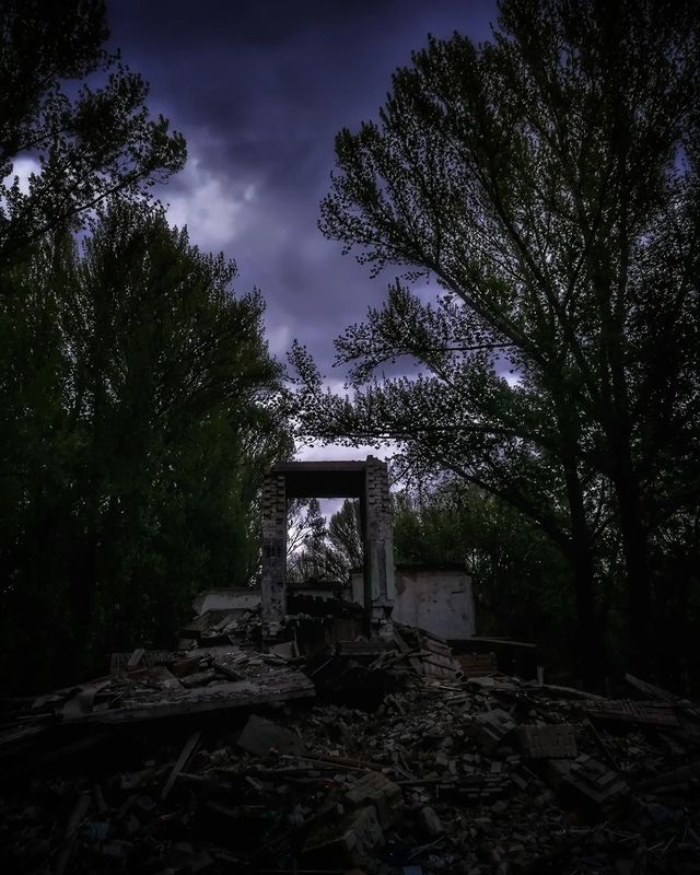 zlay.lici4ka в LOOKY. #закат#Саратов#Saratov#saratovinsta#abandoned#urban#architecture#industry#factory#gloomy#заброшенный#outdoors#eerie#old#building#rusty#broken#wildgrapes#vintage#decomposition#decay#destruction#dust#garbage#calamity#waste#trash#demolition#accident. Часть два.

#закат#С...