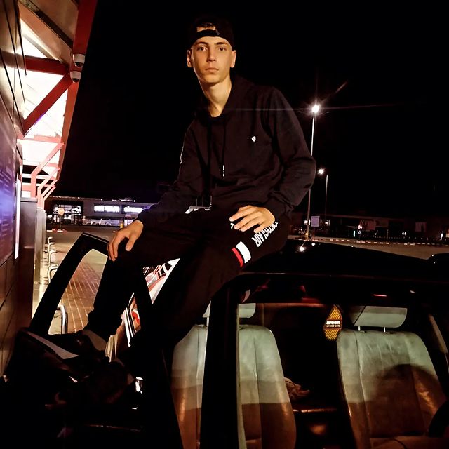 _77_robert в LOOKY. . null
