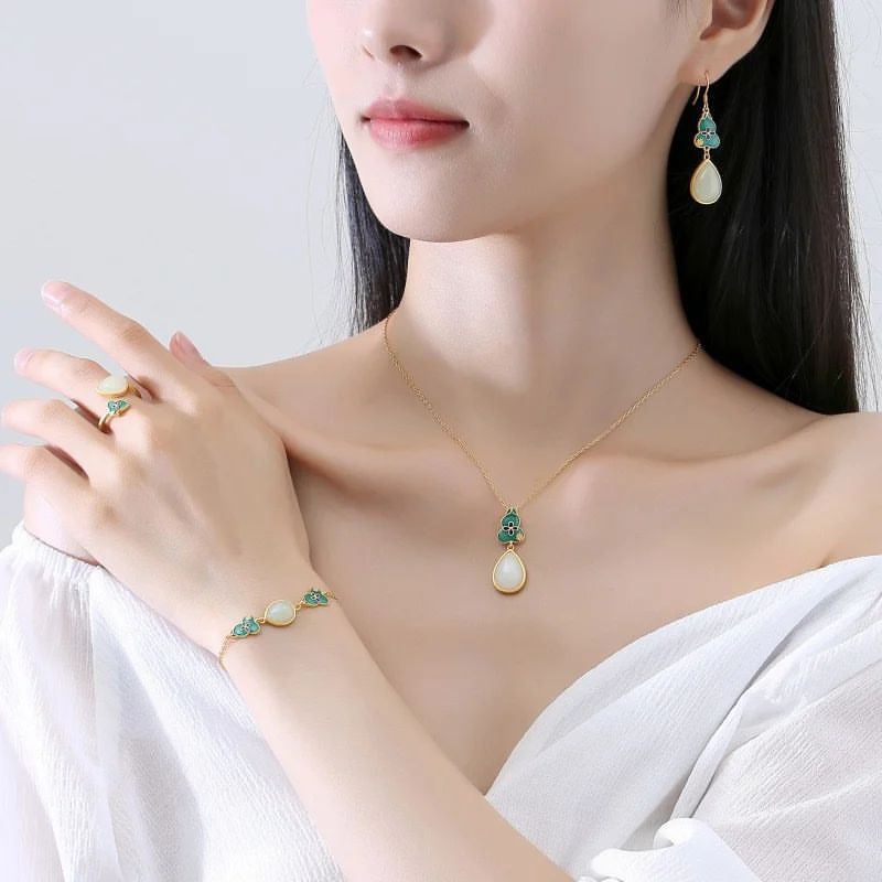 Women's Fashion Unique Gold-plated Eardrop Pendant Bracelet Ring Suit.DM for Link #jewellery #jewelry #fashion #earrings #necklace #handmade #gold #accessories #silver #jewellerydesign #love #jewels #ring #style #jewelrydesigner #handmadejewelry #bracelet #jewelryaddict #rings #diamond #diamonds #indianjewellery #wedding #jewelrydesign #jewellerylover #onlineshopping #bridaljewellery #design #beautiful #bangles