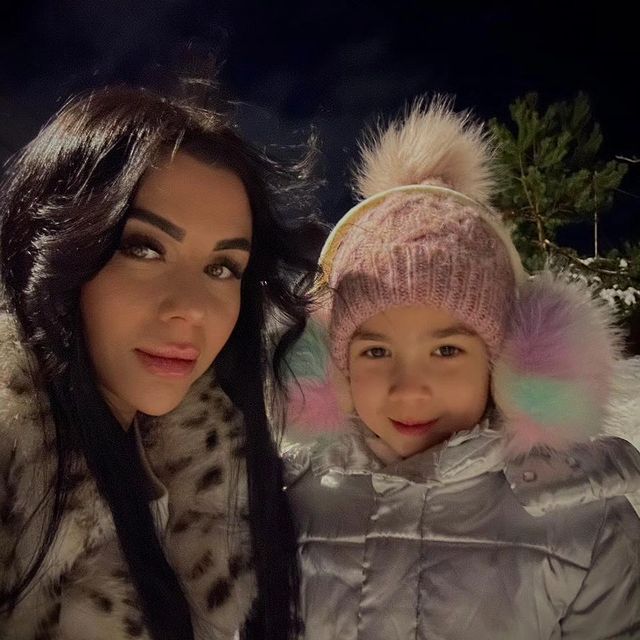 lesya_sss_fox в LOOKY. #прогулка,#зима,#winter,#snow,#moscow,#family,#dochter,#дочка,#мамадочки. С любимой @_l.x.tend...
