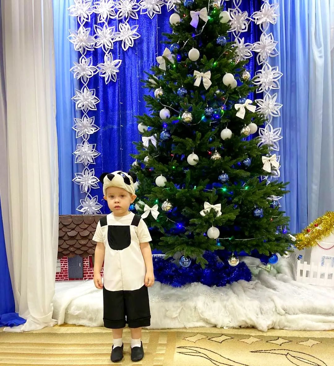 Первый ногодний утренник Тимофея🎄