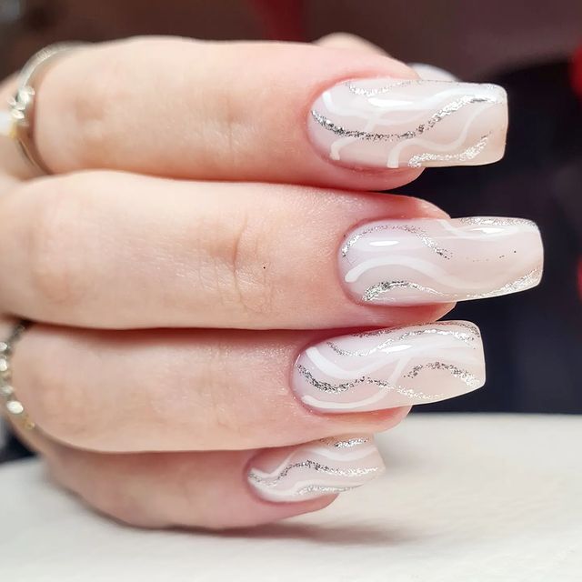 nails_olia_tim в LOOKY. . Коррекция 🤍🤍🤍