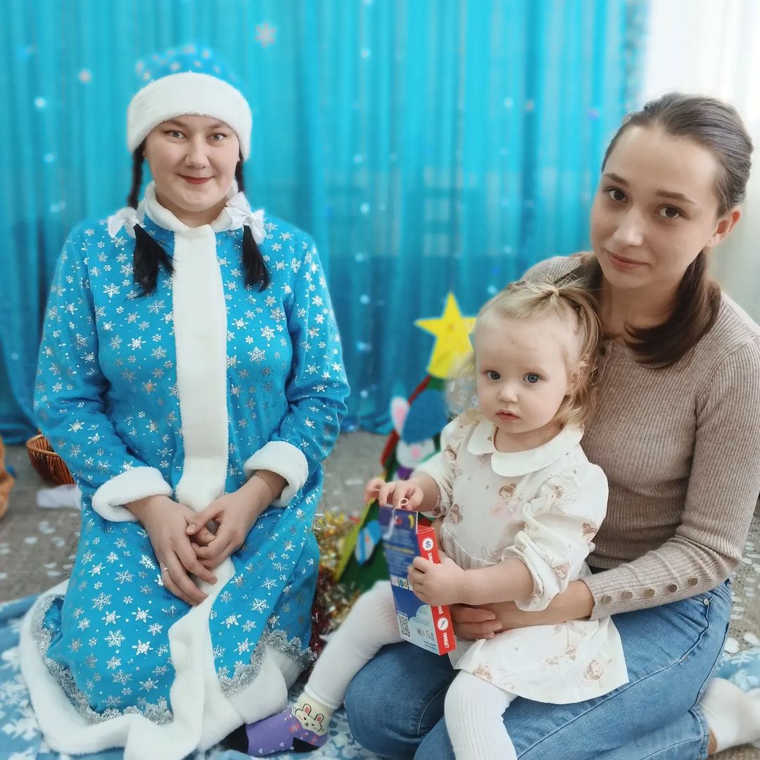 Сама серьёзность 😆 #первыйутренник🎄🎅🎁
#новыйгодкнаммчится🎄🎅🎁
