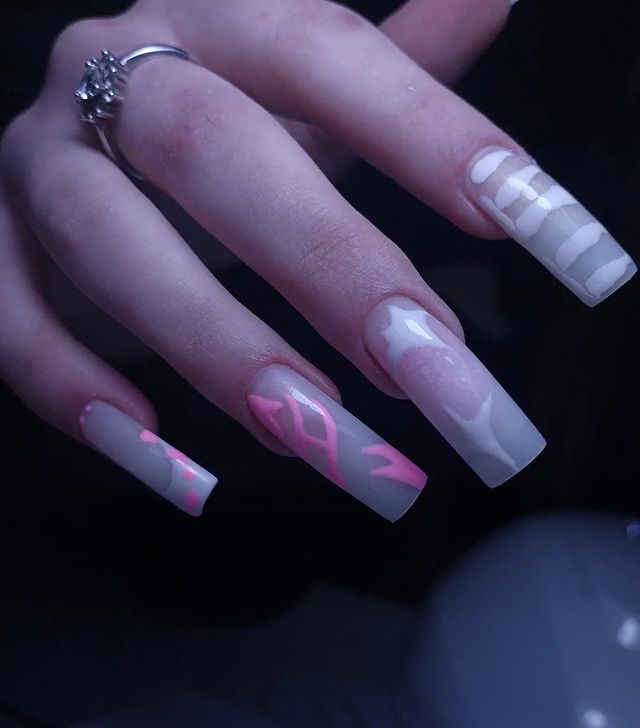 _nails.vik.ka_ в LOOKY. #слуцкманикюр,#матовыйманикюр,#маникюрслуцк,#слуцк,#стразынаногтях,#маникюр,#светоотражающийгельлак,#мастерманикюра,#маникюрслуцк,#моделирование,#маникюр. Балдею с таких дизай...