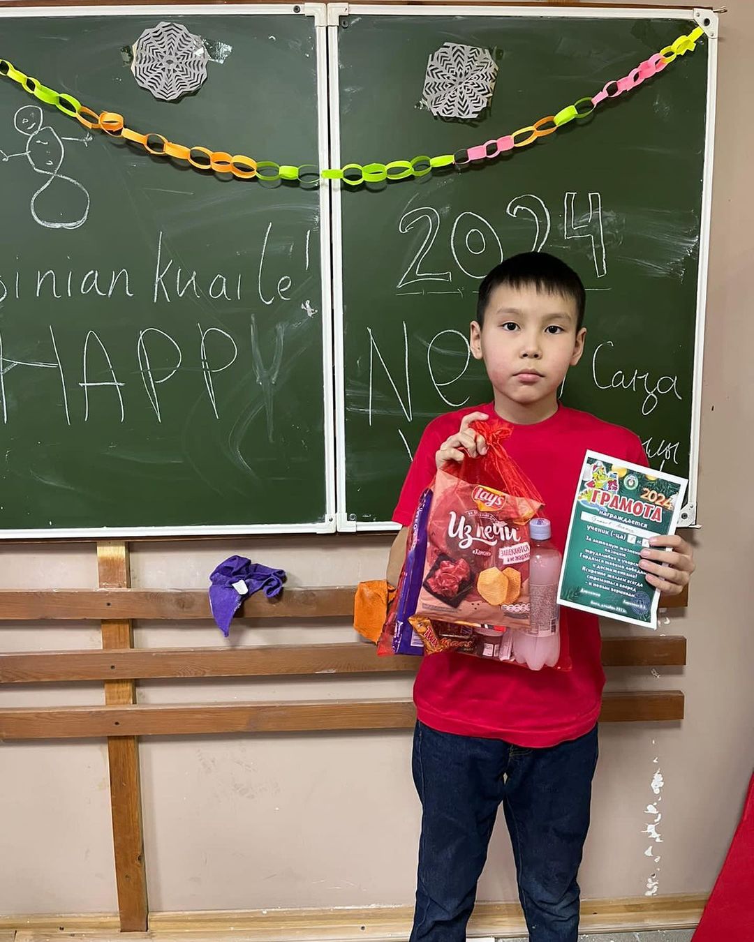 Утренник Вити🤩 эльфы 🧝 «Хранители снов» буолбуттара. Абсолютные победители среди 5-9 классов🥳🥳🥳👏🏻👏🏻👏🏻 олох звездалар 5 Б-лар: 18 уол уонна 4 эрэ кыыс кылаастарыгар😂🥰
