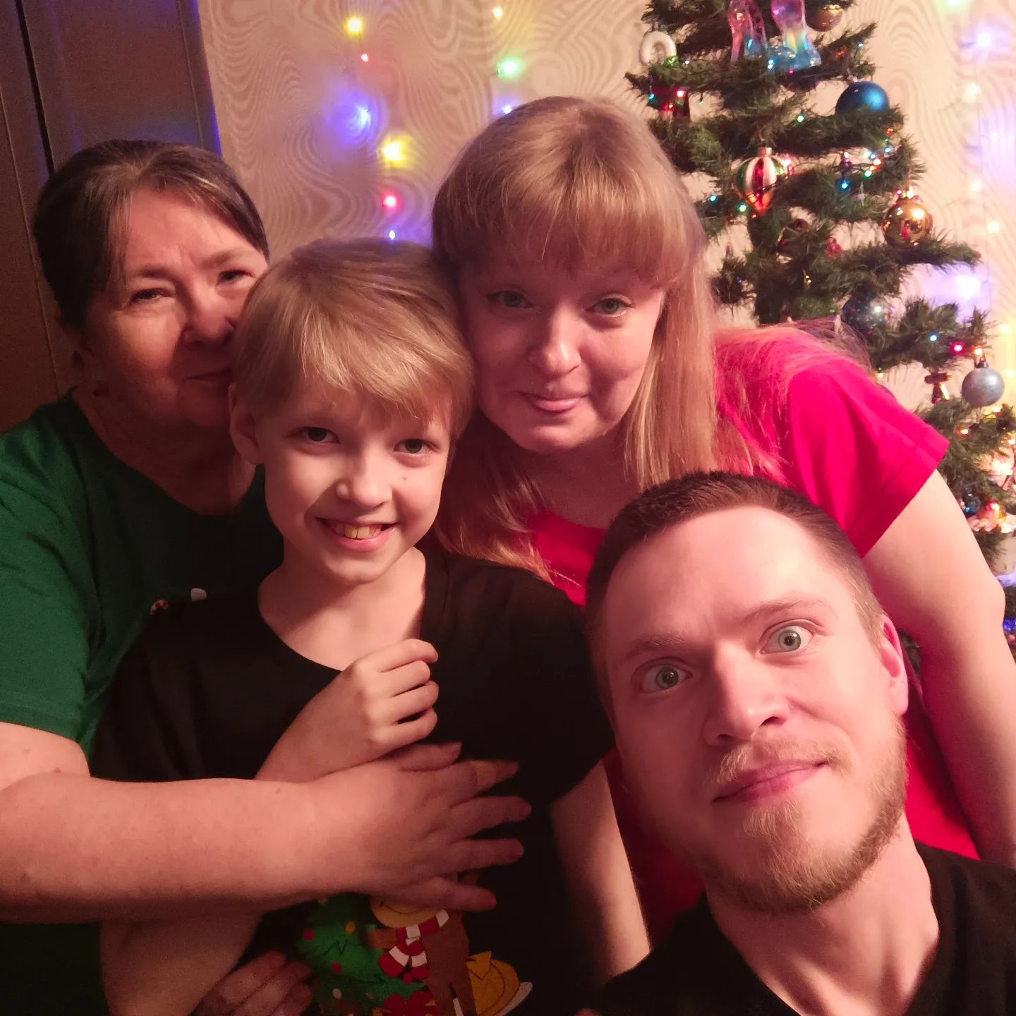 С наступающим праздником!
Моя семья 😊