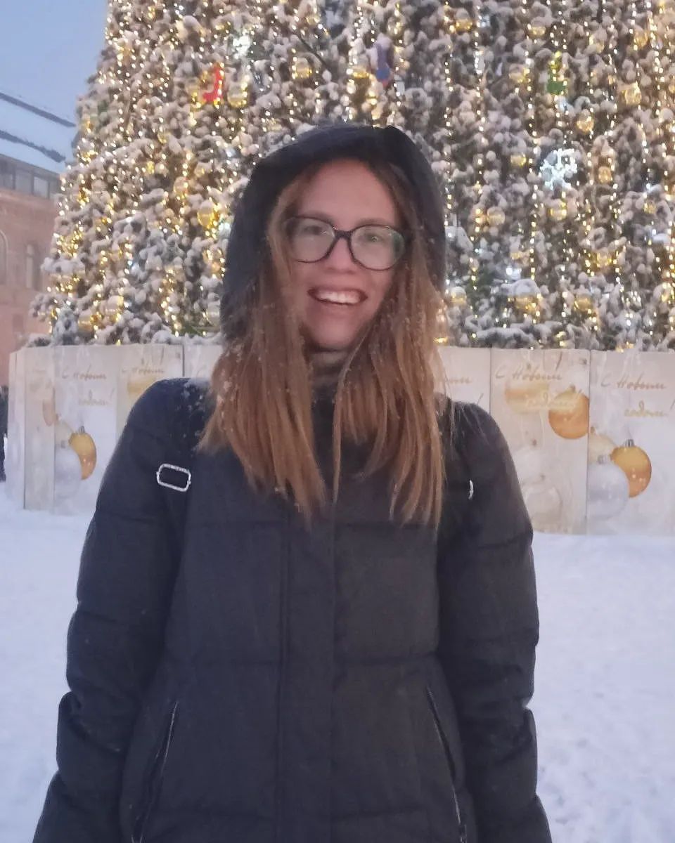 Новогодние приключения в Пензе
Сначала казалось, что приключения - это сама поездка в Пензу, поход в магазины, в кафешку, фотки со всеми ёлками😆 в такую чудесную погоду.. Но... оказалось, приключения ждали нас на обратном пути. Дороги замело и все автобусы сняли с рейса 😂
И тут мы вспомнили про электричку!
Классный вид транспорта👍Путешествовать на электричке куда интереснее. Мы с @potapova_j рекомендуем🤣