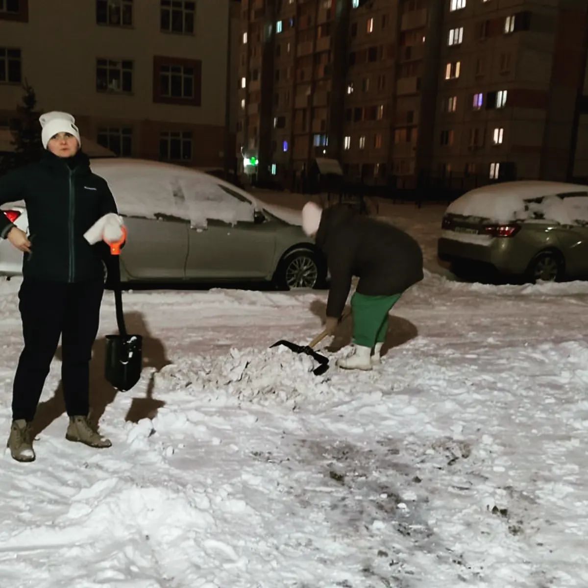 lena_senibabnova в LOOKY. #зима,#чистимснег,#челябинск,#ктомолодец,#аснегидет,#чурилово. Чистили место для на...