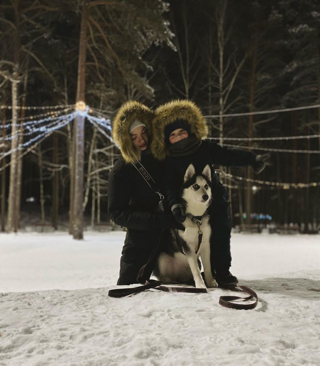🎄❄️

#зима #хаскифото #фотозимой #snowday #отпуск2023 #собакин #семья #горныйтуризм #likeforlikes #like #like4likes #liketime  #spb #яжмать #vsco #followme #photo #instamama #moscow #instalike #sun #spb #photosession  #холод #сосновыйбор #редакторфото