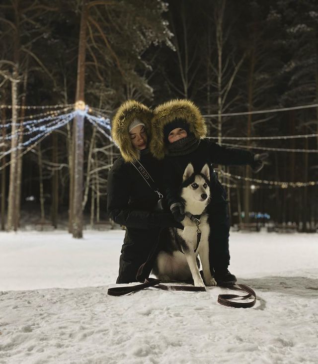 anastasia_ernika в LOOKY. #зима,#хаскифото,#фотозимой,#snowday,#отпуск2023,#собакин,#семья,#горныйтуризм,#likeforlikes,#like,#like4likes,#liketime,#spb,#яжмать,#vsco,#followme,#photo,#instamama,#moscow,#instalike,#sun,#spb,#photosession,#холод,#сосновыйбор,#редакторфото. 🎄❄️

#зима #хаскифо...