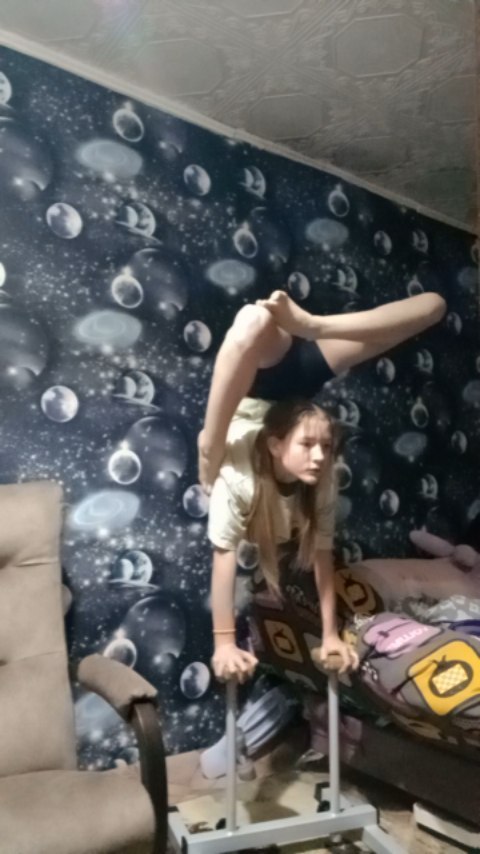 mir.acrobat в LOOKY. #стойканаруках,#акробатика,#гимнастика,#цирковоеискусство,#цирк,#тренировка,#разтяжка,#закладка,#закладканаруках,#эквелибр,#эквелибристика,#эквилибрнатростях. Даже не знаю, что ск...