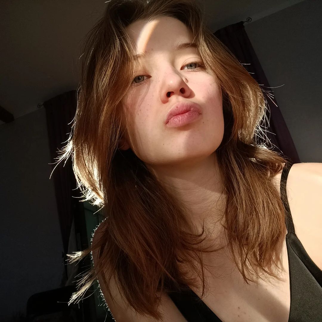 verkhovova_33 in LOOKY. . null