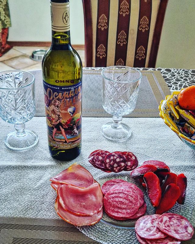 papatramp в LOOKY. #вино,#сальчечон,#рыбка,#almavalley. Ну, мы тоже за празд...