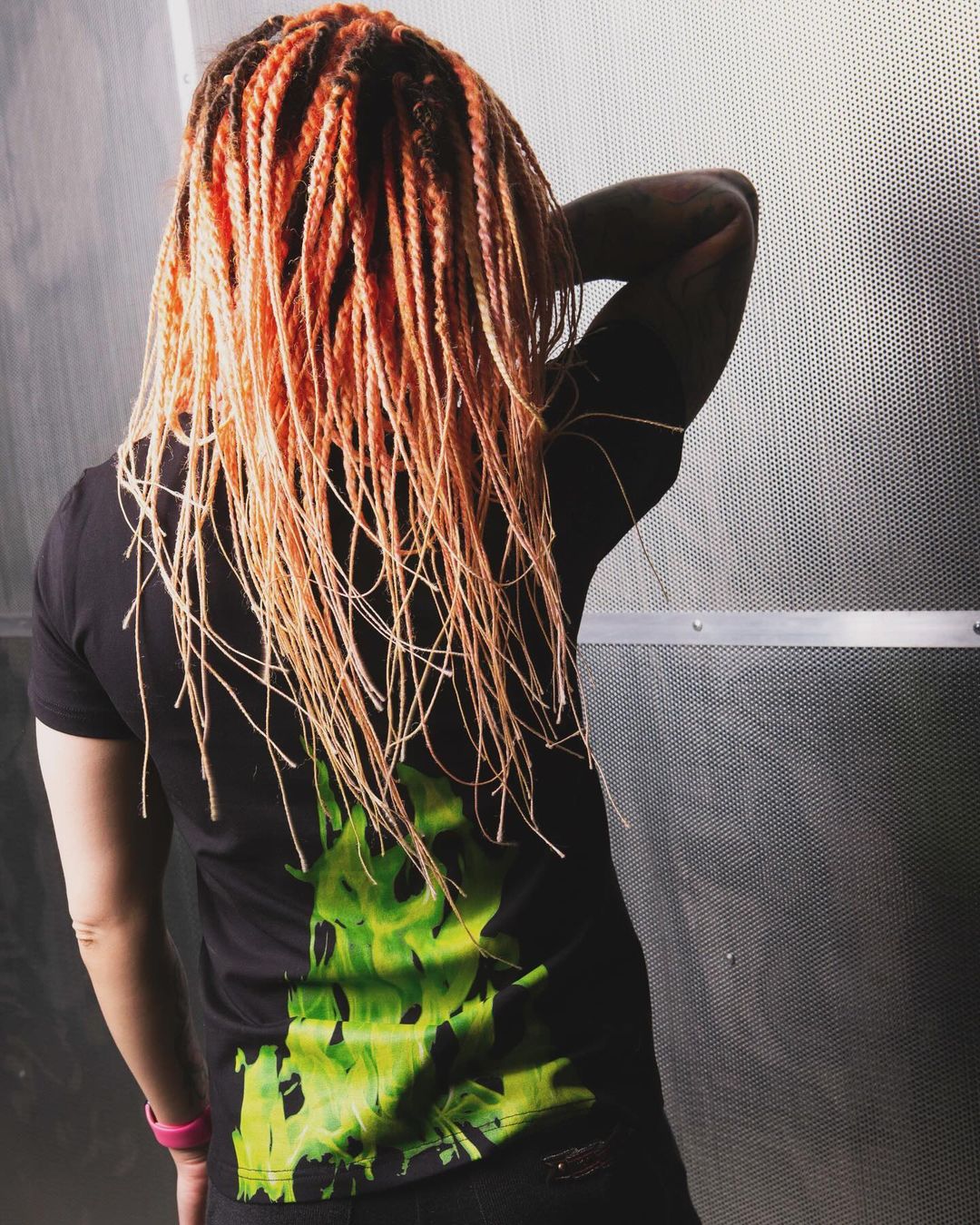 miss_roboto_store в LOOKY — Футболка с зеленым пламенем
В наличии в трех цветах
Смотреть