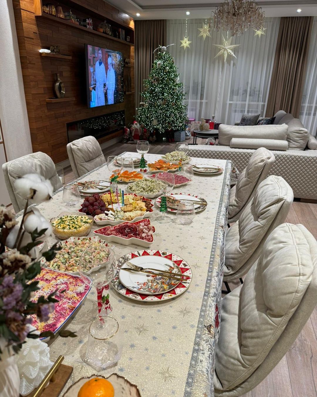 Всех с новогодними праздниками! Обнял и идем в 24-й🥳
